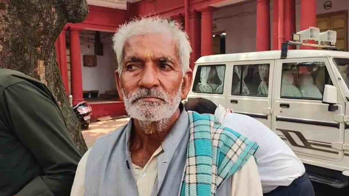 अरे आप तो मर चुके हैं! जिंदा किसान को सरकारी दस्तावेज में दिखाया मृत, पंचायत सचिव पर लगाए गंभीर आरोप