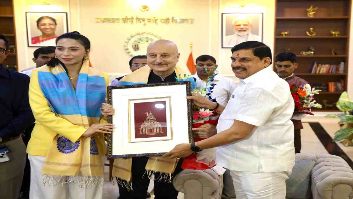 ‘तन्वी द ग्रेट’ के प्रीमियर के लिए भोपाल पहुंचे अनुपम खेर, CM डॉ. मोहन ने किया सम्मान