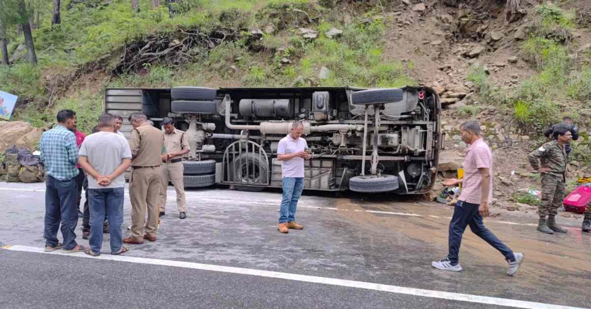 चमोली में सड़क हादसा: जवानों से भरी बस पलटी, फिर जो हुआ…