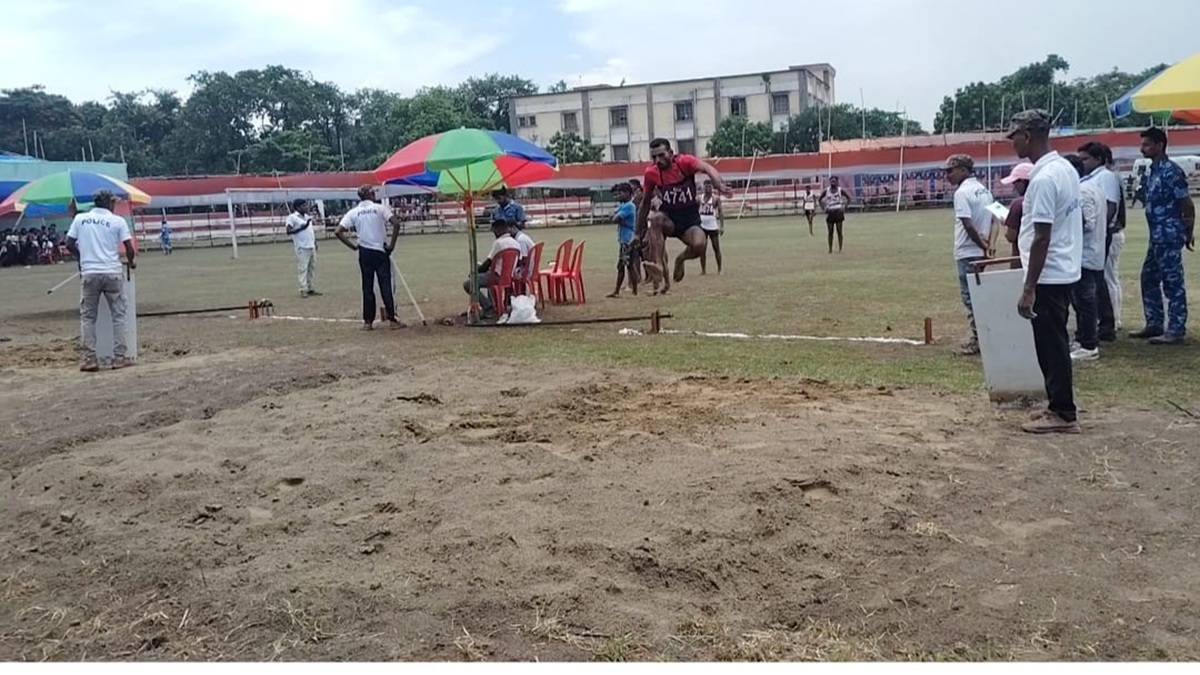 Saharsa Home Guard Recruitment: 74 पदों के लिए 11,614 अभ्यर्थी मैदान में, स्टेडियम में शारीरिक दक्षता परीक्षा शुरू