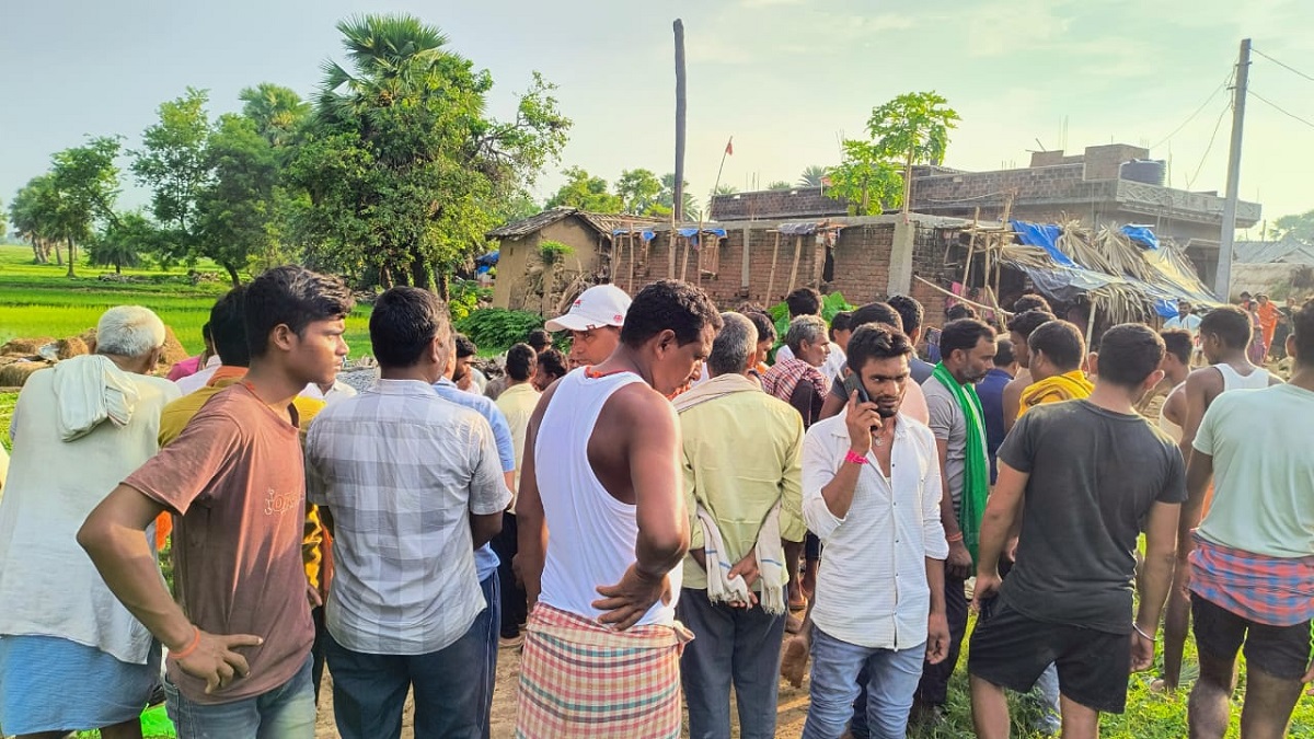 बिहार के गयाजी में दर्दनाक हादसा, पुरुषोत्तम एक्सप्रेस की चपेट में आने से पति-पत्नी की मौत, मचा कोहराम