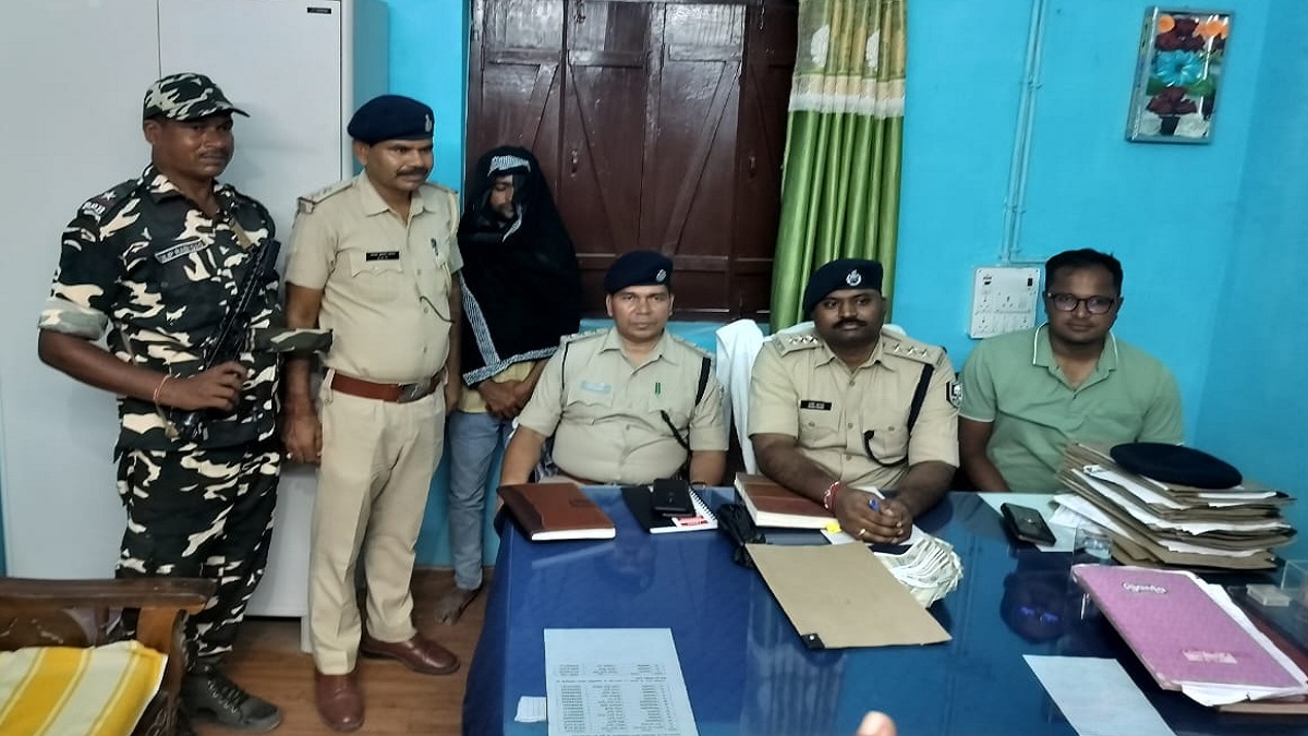 मोतिहारी में जाली नोट तस्कर गिरफ्तार, 38 हजार के नकली नोट बरामद, गिरोह का नेटवर्क खंगालने में जुटी पुलिस