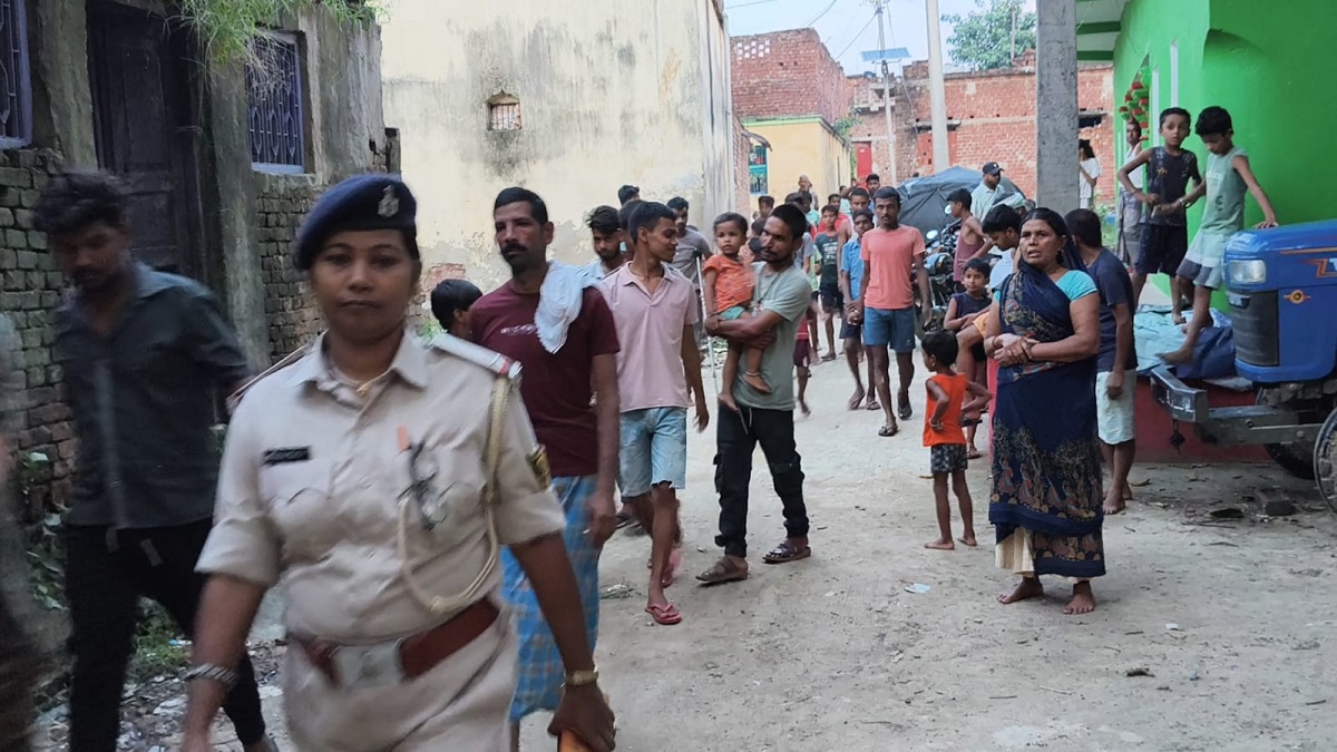 नालंदा में रंगदारी नहीं देने पर उपमुखिया प्रतिनिधि के घर पर दिनदहाड़े फायरिंग, 10 से 12 राउंड चली गोलियां