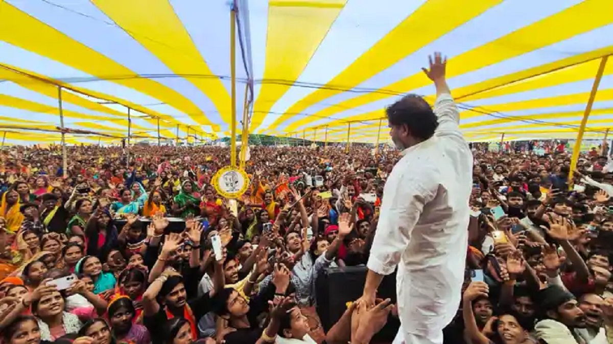 ‘जन सुराज के डर से सड़क पर नेता’, वोट अधिकार यात्रा पर प्रशांत किशोर का बड़ा बयान, हसनपुर को तेजप्रताप का गढ़ बताने पर कही ये बात