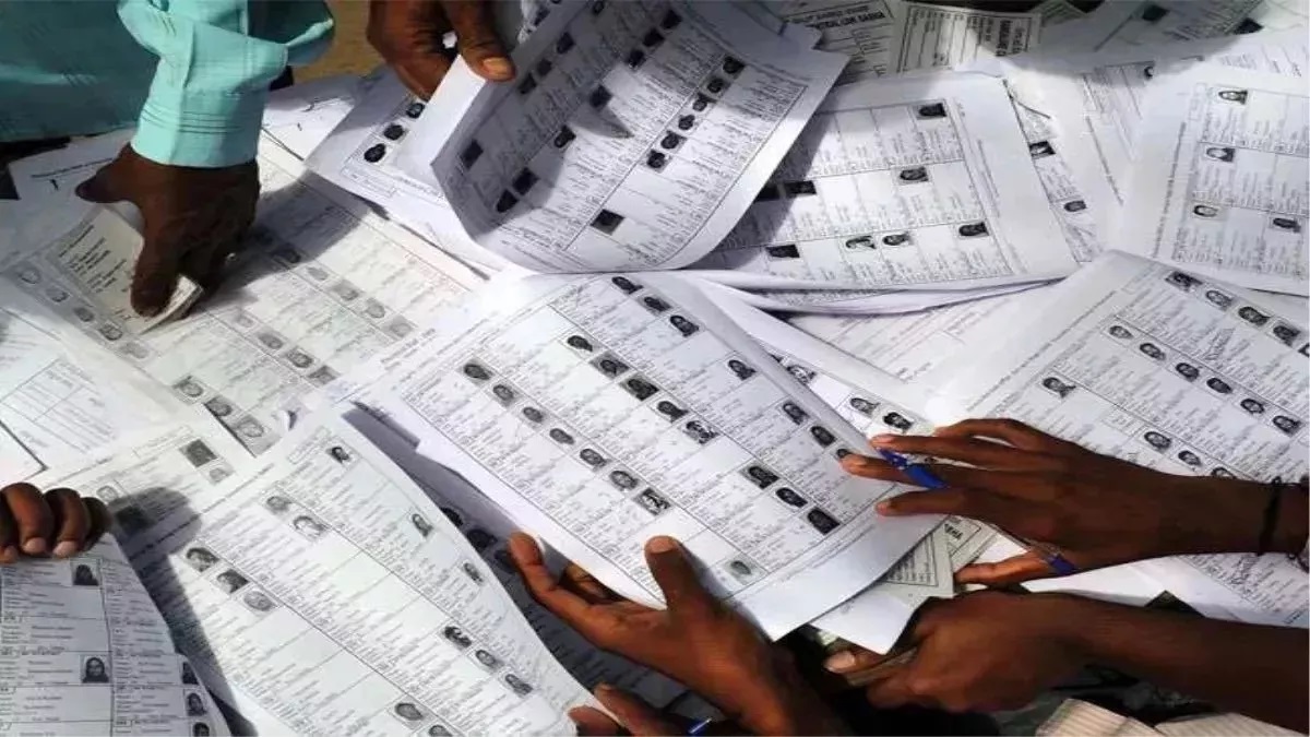 Bihar SIR: वोटर लिस्ट में सफाई या साजिश? समस्तीपुर में 48 हजार वोटर ‘गायब’, 78 हजार मृत, 1.25 लाख ने छोड़ा जिला