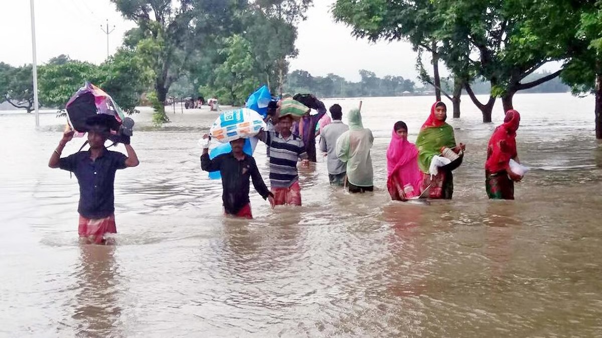बिहार में बारिश बनी आफत: उफान पर कई नदियां, पटना में बाढ़ का खतरा, जानें आज कैसा रहेगा मौसम