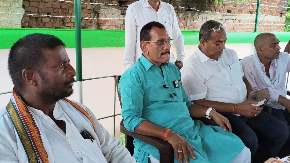 ‘दलित-पिछड़ों को जानबूझकर किया जा रहा बाहर’, SIR को लेकर राजद विधायक राकेश कुमार रौशन का चुनाव आयोग पर बड़ा आरोप