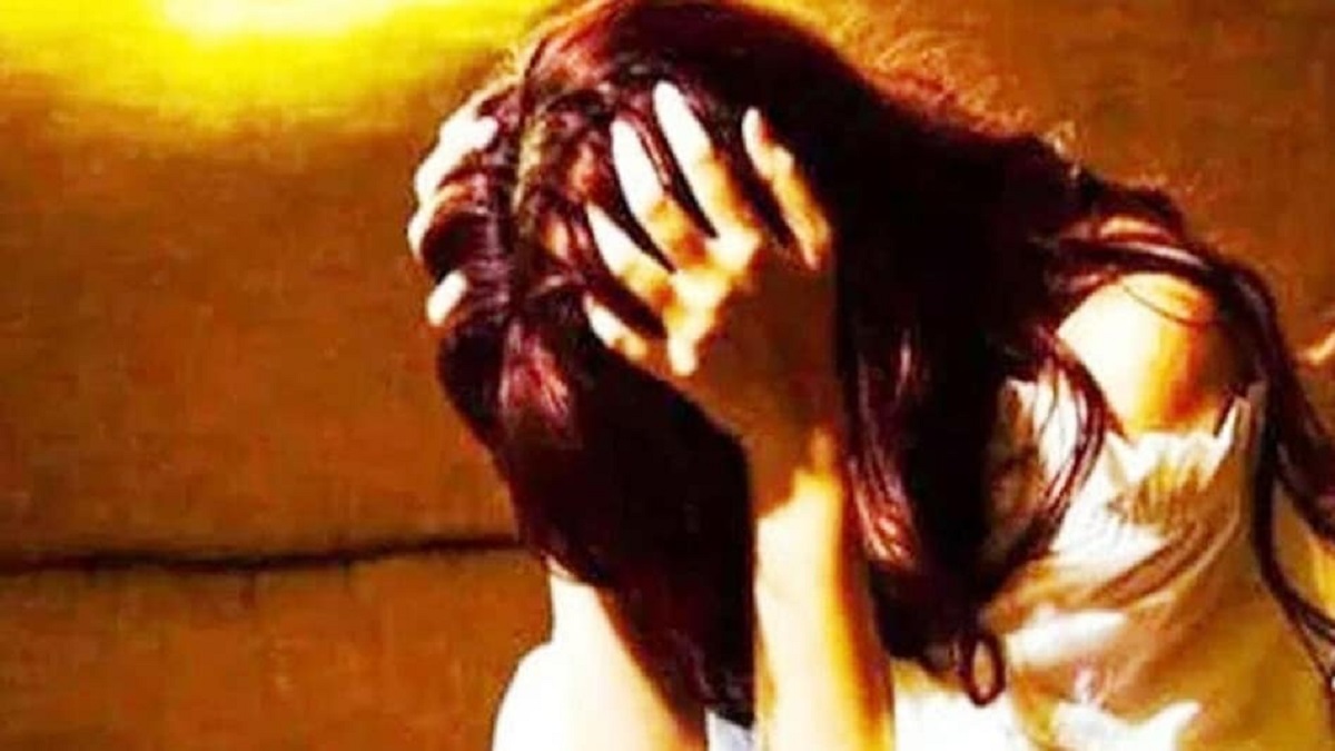 शर्मनाक: 60 साल की उम्र में हैवान बना बुजुर्ग, मानसिक रूप से असहाय युवती को बनाया अपनी हवस का शिकार, CCTV में कैद हुई दरिंदगी