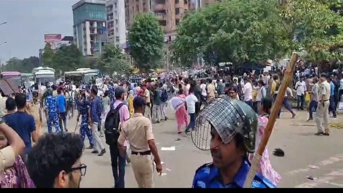 Bihar News : पटना में STET की मांग को लेकर कैंडिडेट्स का प्रदर्शन, पुलिस ने किया लाठीचार्ज