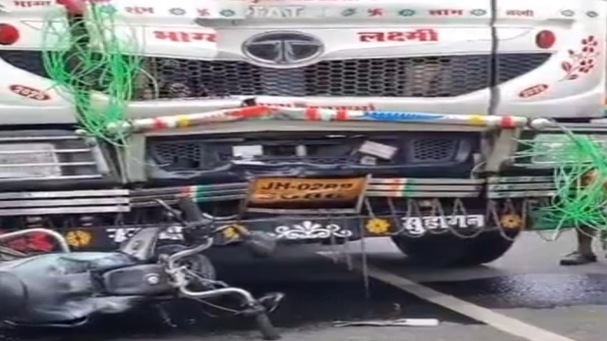 Naubatpur Road Accident : नौबतपुर में दर्दनाक सड़क हादसा, ट्रक ने बाइक सवार छात्र को कुचला, मौत