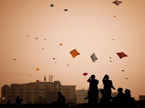 क्यों 15 अगस्त के दिन दिल्ली के लोग उड़ाते हैं पतंग, जानें आखिर क्या है इसके पीछे की कहानी