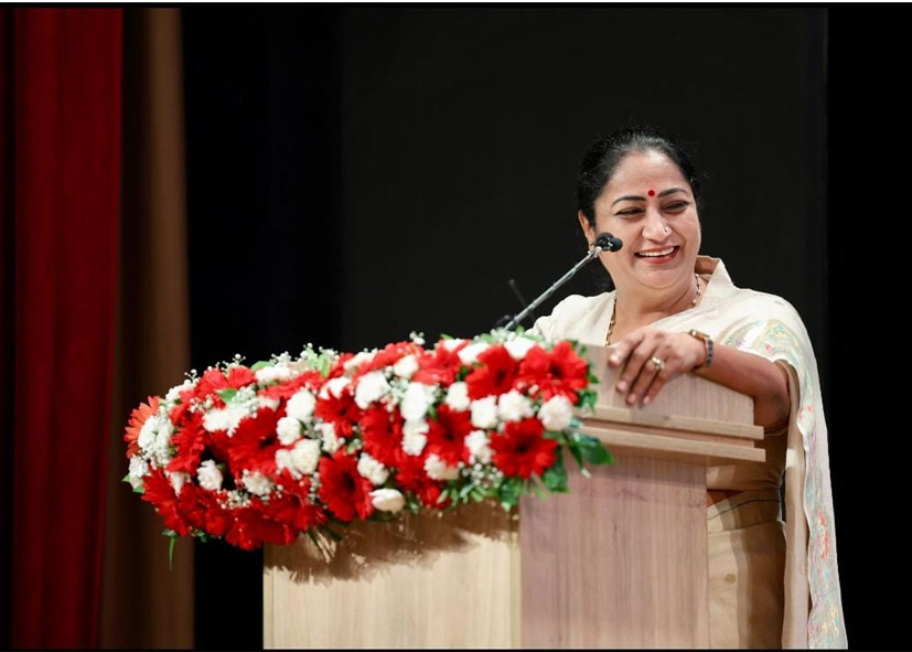 सीएम रेखा गुप्ता ने वीडियो शेयर कर कहा- ‘मुझे तूफानों से जूझने की आदत, आसुरी शक्ति से डरने वाली नहीं हूं’