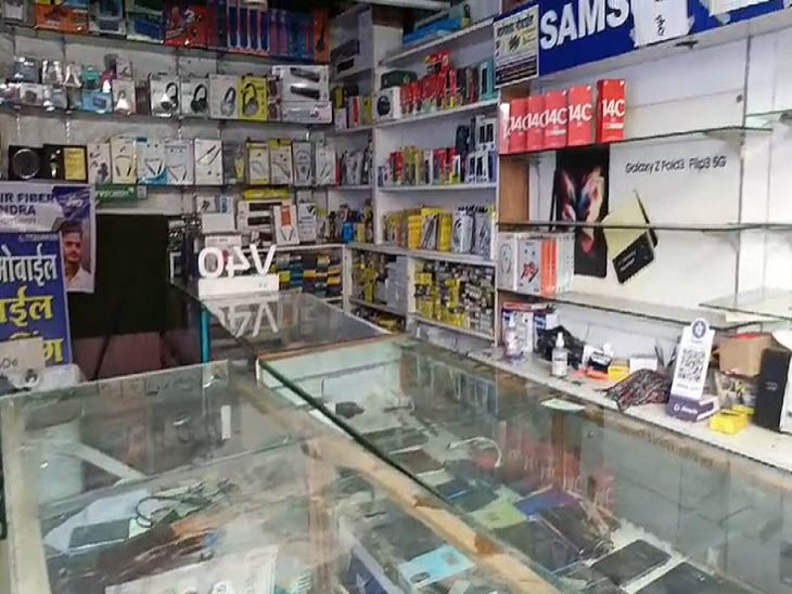 मोबाइल दुकान में लाखों की चोरी, 30 लाख के iPhone लेकर रफूचक्कर हुए चोर