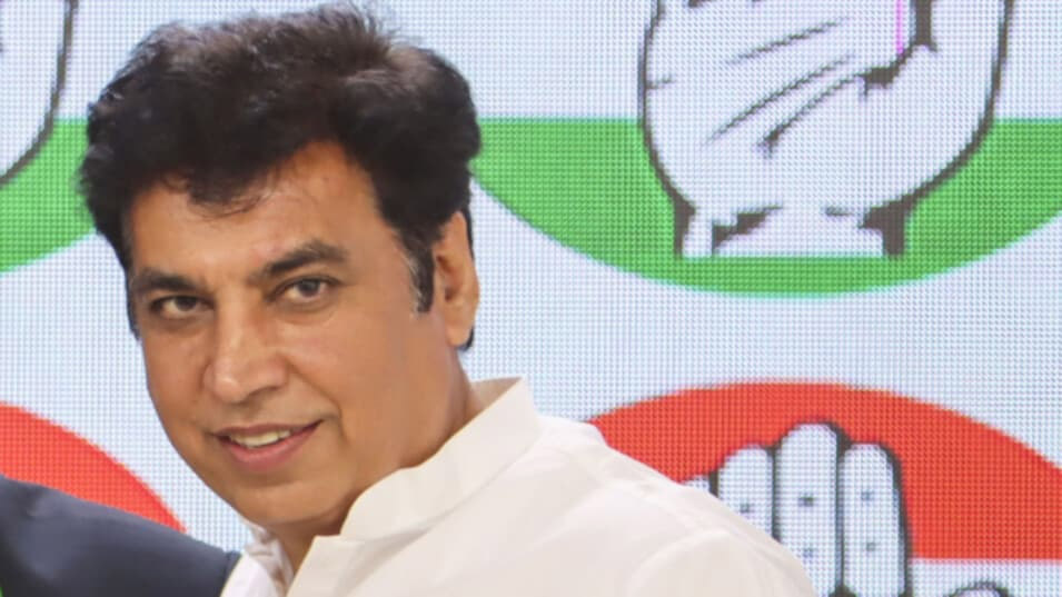 दिल्ली कांग्रेस अध्यक्ष देवेंद्र यादव ने LG और मेयर को लिखा पत्र, ‘1500 से अधिक स्कूल जर्जर हैं, खतरे में 7 लाख बच्चों की जान’