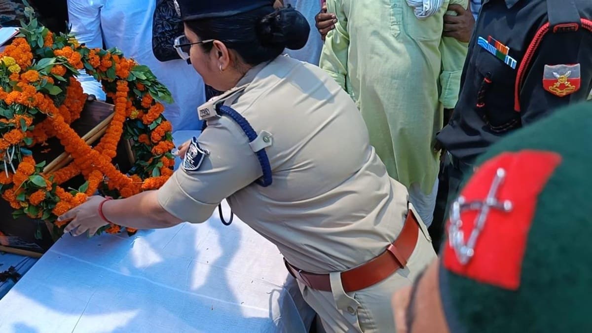 भागलपुर में शहीद जवान अंकित यादव का अंतिम संस्कार, 4 साल के बेटे ने दी मुखाग्नि