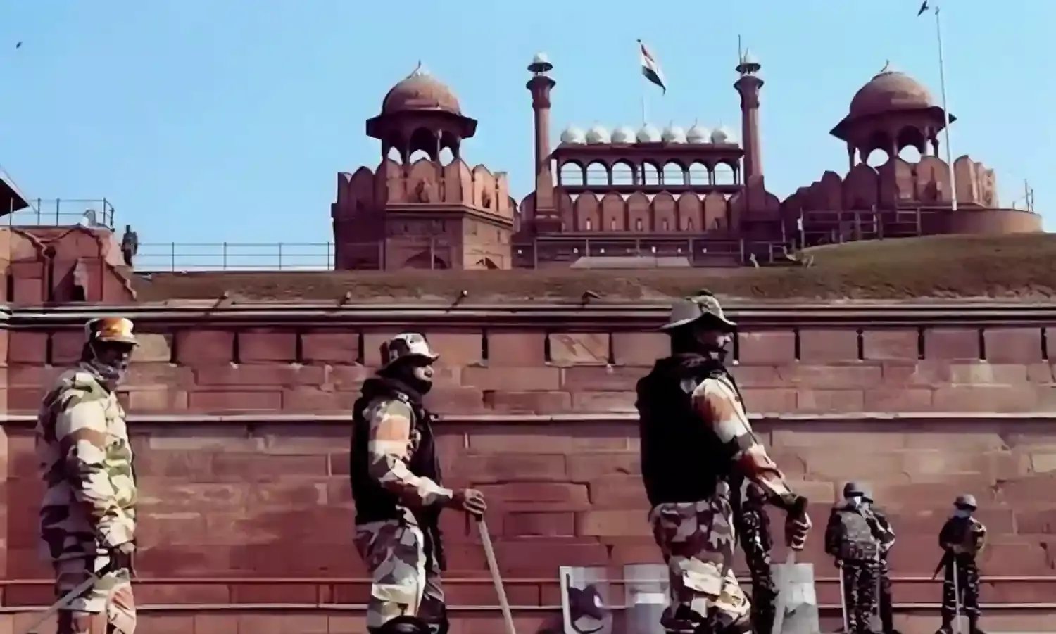 लालकिले की सुरक्षा में फिर सेंध, विस्फोटक लेकर घुसा डमी आतंकी; ‘दहशतगर्द’ ने सेल्फी ली और बनाई वीडियो , एजेंसियों में हड़कंप