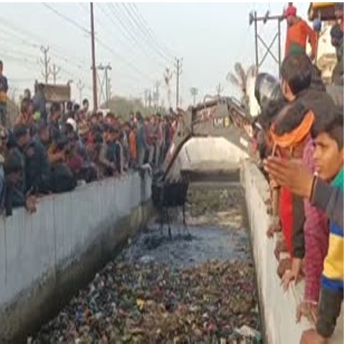 दिल्ली में पतंग पकड़ने पीछे भागा मासूम, खुले नाले में गिरा; सर्च अभियान जारी