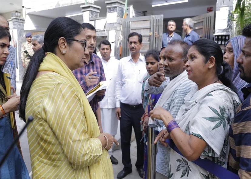 दिल्ली CM रेखा गुप्ता पर हमला, जनसुनवाई के दौरान युवक ने मारा थप्पड़, आरोपी गिरफ्तार