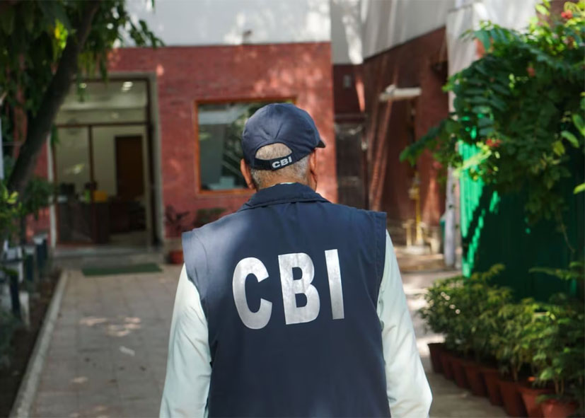 दिल्ली में फिल्मी स्टाइल लूट! CBI अधिकारी बनकर गिरोह ने उड़ाए 2.3 करोड़ रुपए