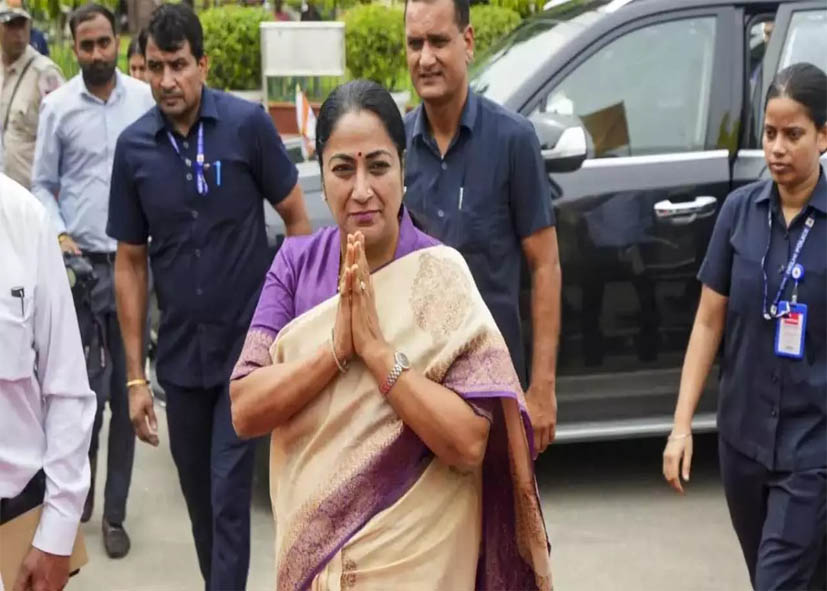 हमले के बाद बढ़ गई CM रेखा गुप्ता की Z+ सुरक्षा, अब CRPF संभालेगी जिम्मा, सिक्योरिटी में क्या-क्या हुआ बदलाव?