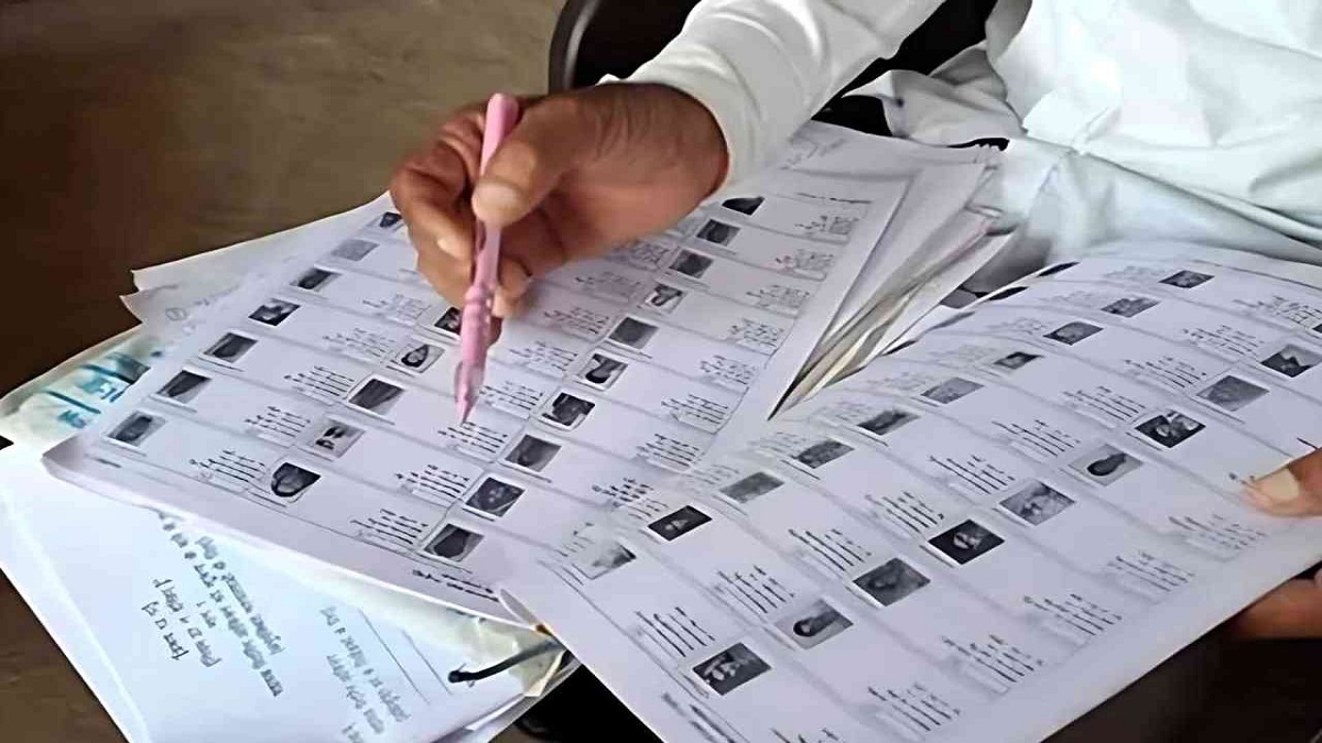 बिहार: मतदाता सूची पुनरीक्षण में लापरवाही बरतने पर 7 BLO निलंबित, जिलाधिकारी ने लिया एक्शन