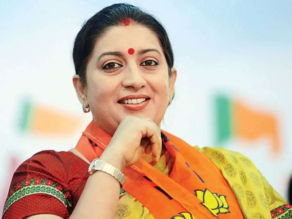 CBSE Board: पीएम मोदी के बाद दिल्ली HC ने रद्द किया स्मृति ईरानी से जुड़ी जानकारी देने वाला आदेश