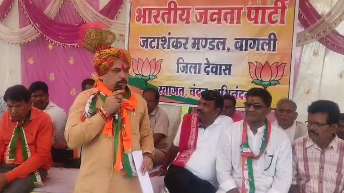 तिरंगा यात्रा में बीजेपी विधायक का बड़ा बयान: ताजमहल को बताया ‘तजोमहल’ शिव मंदिर, बोले- हमें गलत इतिहास पढ़ाया गया