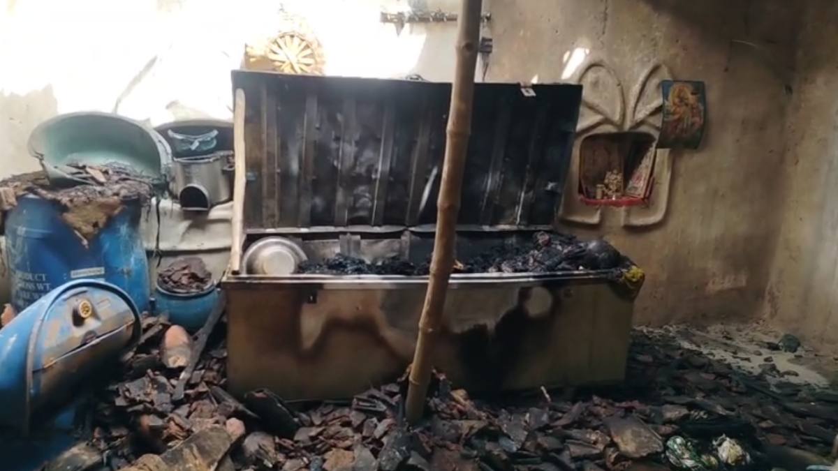  बंद पेटी के अंदर मिली महिला की जली हुई लाश: इलाके में सनसनी, मौत की पहेली सुलझाने में जुटी पुलिस 