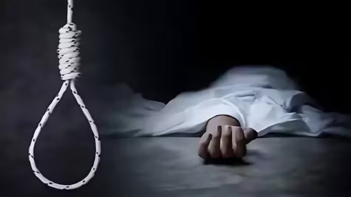 CG NEWS: जंगल में पेड़ से लटकी मिली लापता नाबालिग की लाश,  जांच में जुटी पुलिस