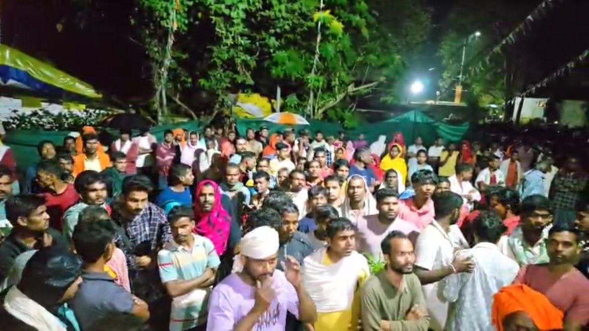 जंगल की अवैध कटाई को लेकर 2 गांव के ग्रामीणों में मारपीट, दर्जनों घायल, वन संरक्षण के लिए बड़ी संख्या में थाने का घेराव…