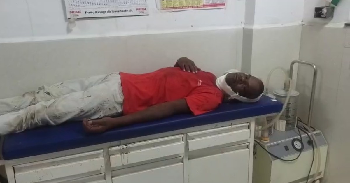 पत्नी ने इस बात के लिए किया मना, तैश में आया पति, धारदार हथियार से काट डाला खुद का गला, अस्पताल में भर्ती