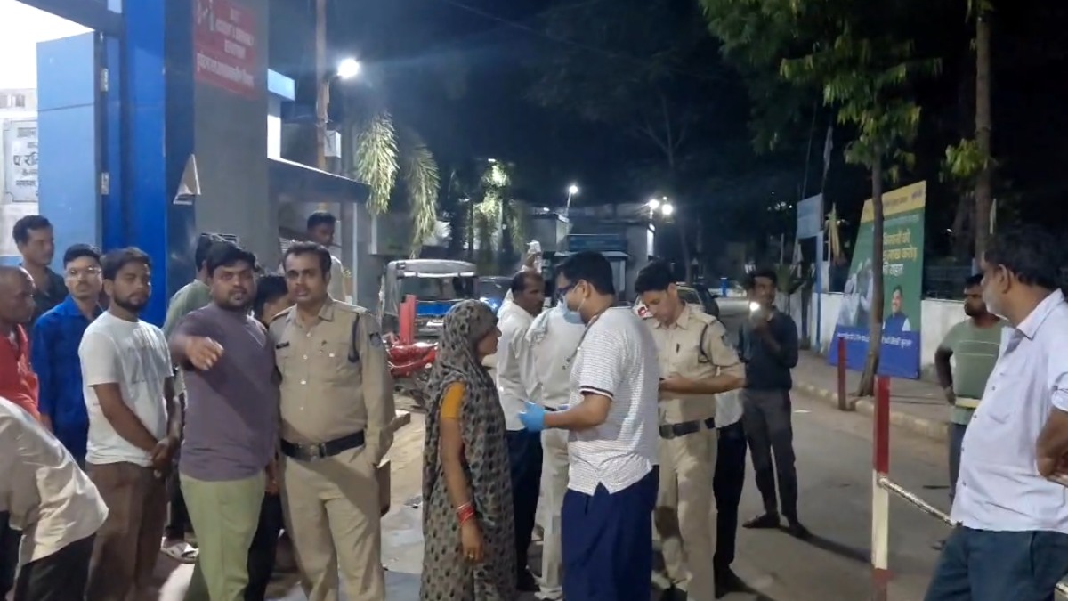 अस्पताल में हाईवोल्टेज ड्रामा: महिला की मौत के बाद परिजनों ने काटा जमकर बवाल, जानें क्या है पूरा मामला 