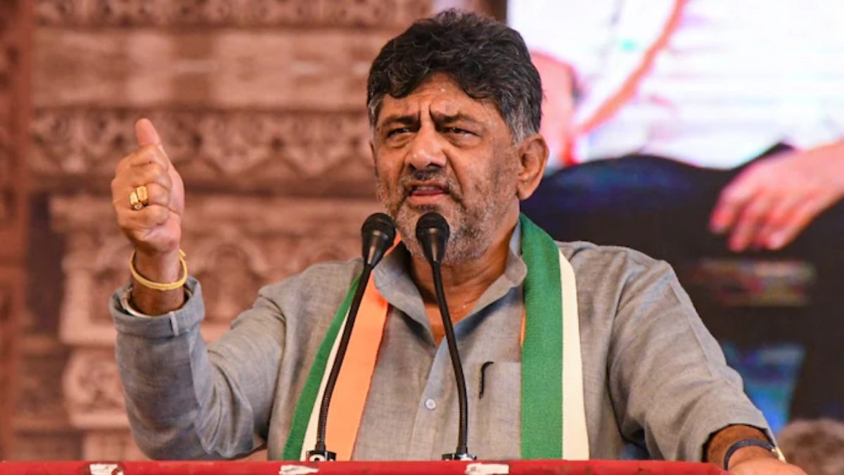 ‘मैं गांधी परिवार का भक्त…,’ RSS का एंथम गाने पर कर्नाटक के डिप्टी सीएम डीके शिवकुमार ने मांगी माफी, कहा- मैं कांग्रेसी ही मरूंगा