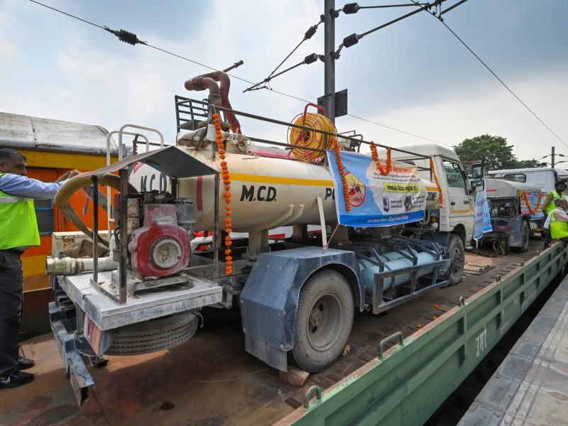 दिल्ली नगर निगम की अनोखी पहल : राजधानी में मच्छरों का आतंक कम करने के लिए चलाई गई स्पेशल ट्रेन, NDLS से शुरुआत