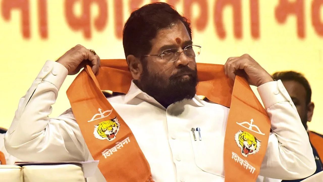 डिप्टी सीएम एकनाथ शिंदे अचानक दिल्ली के लिए निकले, एक हफ्ते में दूसरा दौरा : महाराष्ट्र की सियासत में चल रहा कुछ बड़ा खेल ?