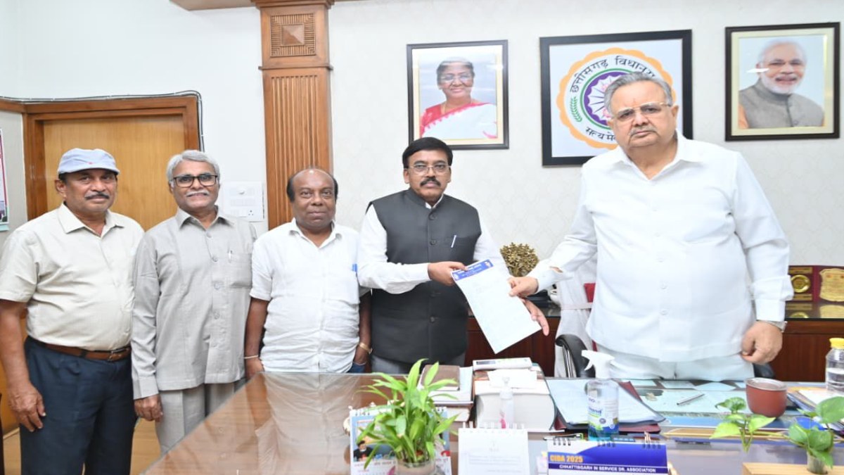 नवनिर्मित विधानसभा भवन में 25 फीट ऊंची अंबेडकर की प्रतिमा होगी स्थापित, अध्यक्ष डॉ. रमन सिंह ने की अनुशंसा