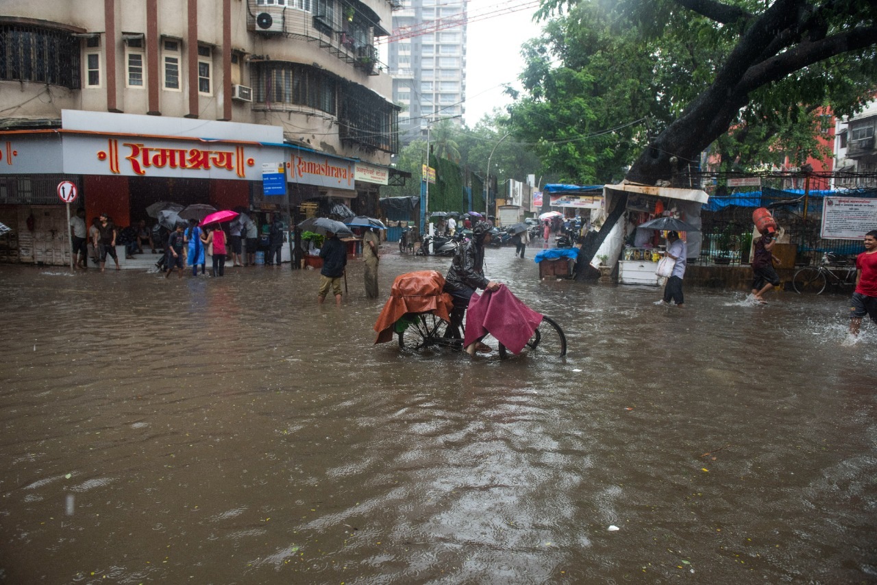 कोरापुट में भारी बारिश, रेल सेवाएँ रद्द “रेड अलर्ट जारी