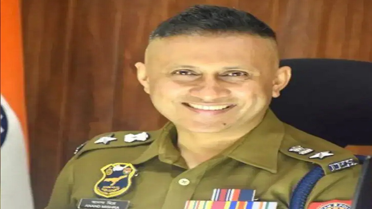 बक्सर की ब्राह्मण राजनीति में नई एंट्री? जानें कौन हैं IPS आनंद मिश्रा, बक्सर से भाजपा का बन सकते हैं नया चेहरा