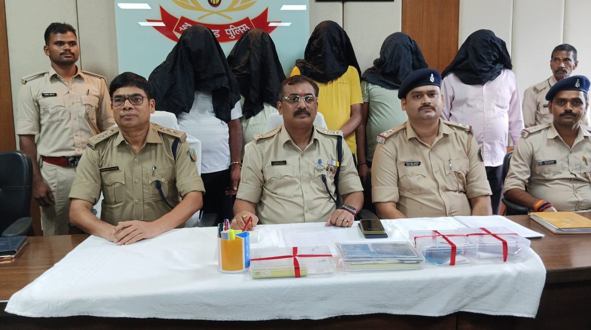 अमेरिका में नौकरी का लालच, डंकी रूट और पैसों की लूट… झारखंड में अंतरराष्ट्रीय मानव तस्करी गिरोह का भंडाफोड़, मास्टरमाइंड समेत छह आरोपी गिरफ्तार