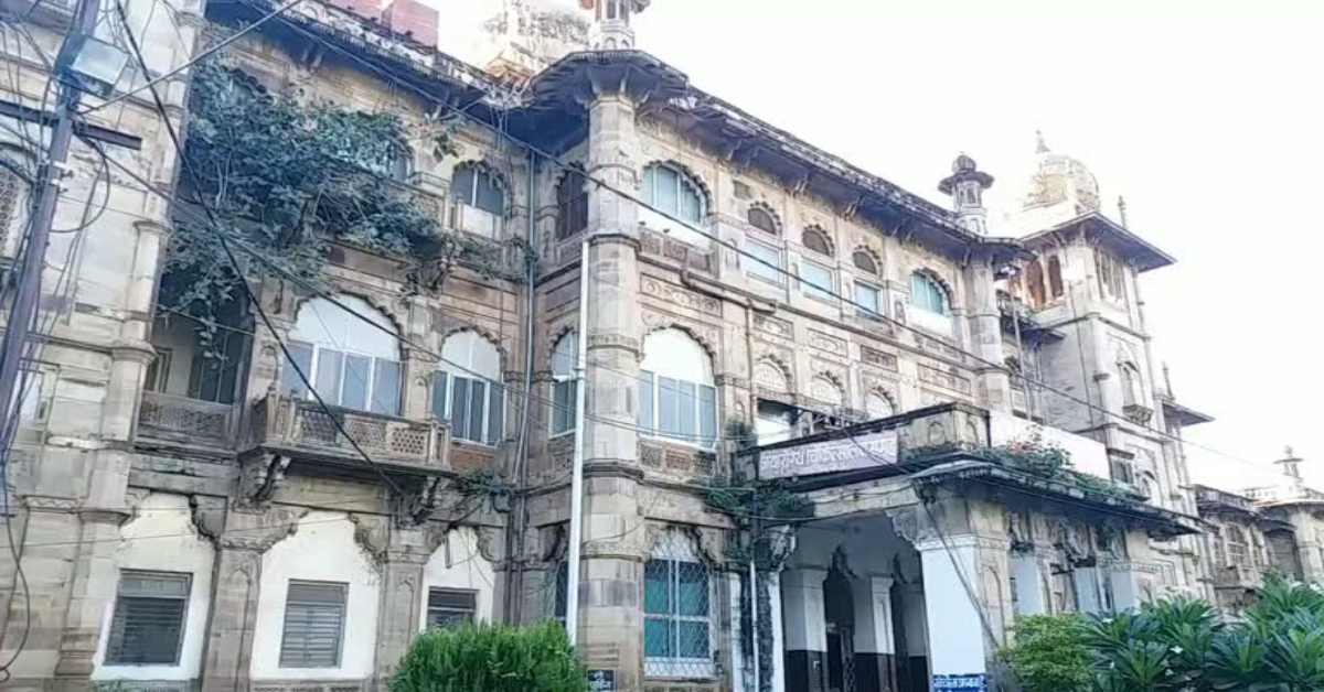 चोर की मौत: जयारोग्य अस्पताल में घुसे दो चोर, गार्ड के शोर मचाने पर बिल्डिंग से लगाई छलांग, एक ने तोड़ा दम, दूसरे का हाथ-पैर टूटा