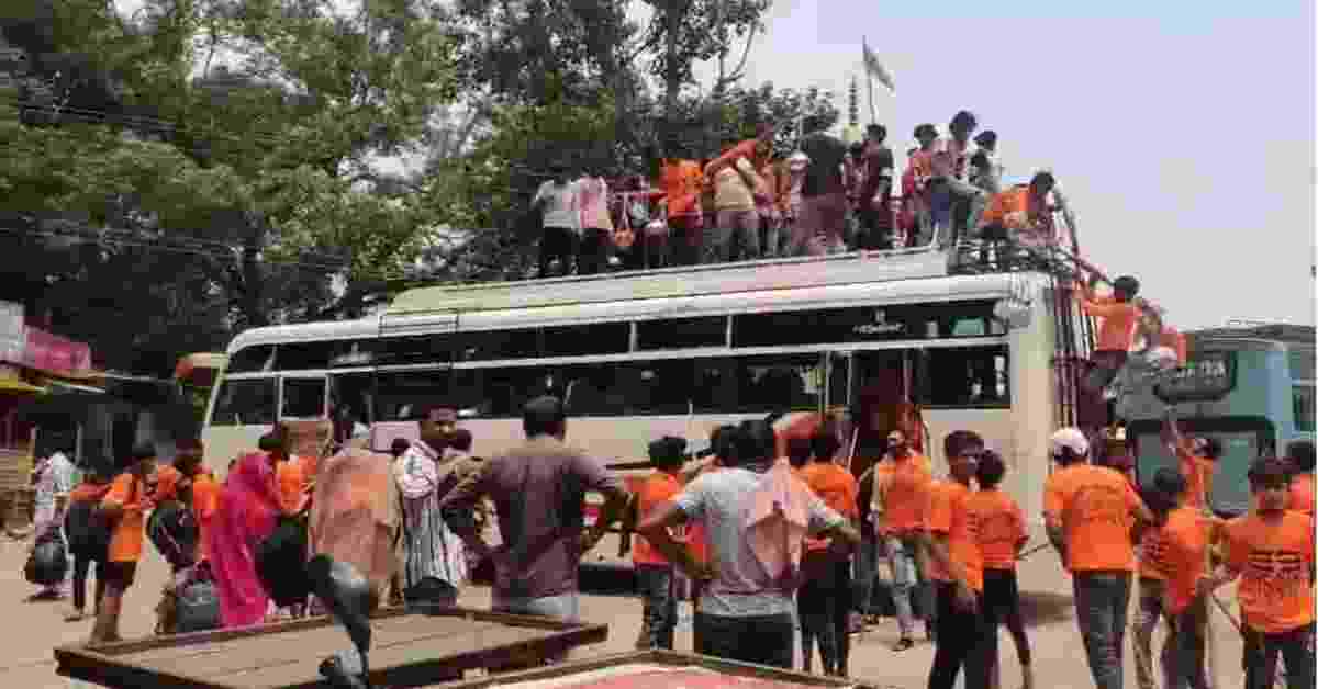 कांवड़ियों की आस्था का सफर कहीं जानलेवा न बन जाए ? जितनी सवारी बस के अंदर उतनी ही छत पर, तीन थाना क्षेत्रों से गुजरी गाड़ी, किसी की नहीं पड़ी नजर