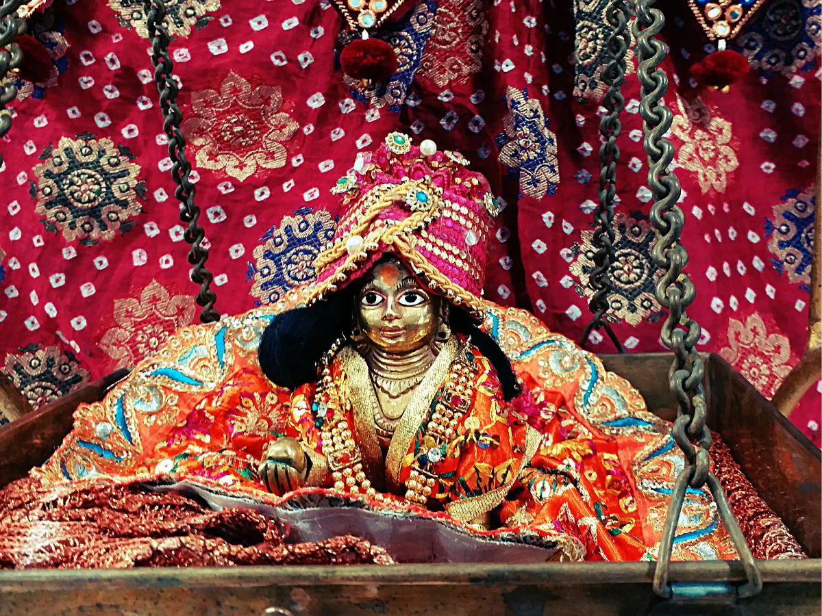 पूरे बिहार में आज मनेगी कृष्ण जन्माष्टमी, जिलों में विशेष कार्यक्रम और मटकी फोड़ प्रतियोगिता, सीएम ने दी बधाई