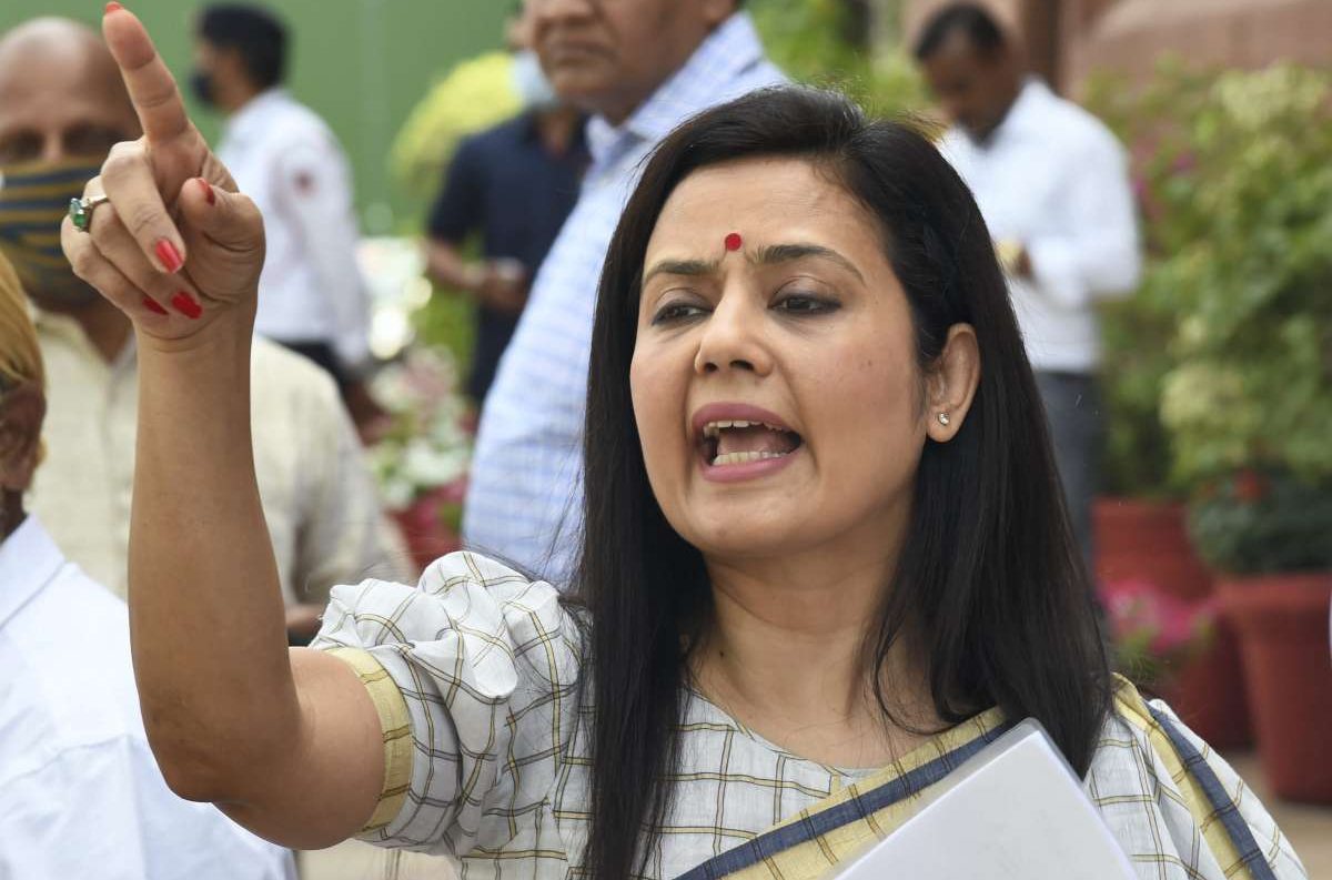 ‘अमित शाह का सिर काटकर टेबल पर रख देना चाहिए’, महुआ मोइत्रा का गृह मंत्री पर आपत्तिजनक टिप्पणी, सभी हदें कर गईं पार