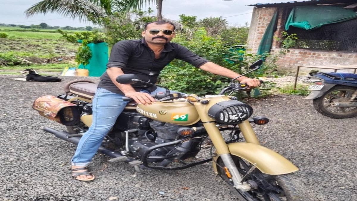 सड़क हादसे में प्रधान आरक्षक की मौत: ट्रैक्टर से टकराई तेज रफ्तार बाइक, एक घायल 