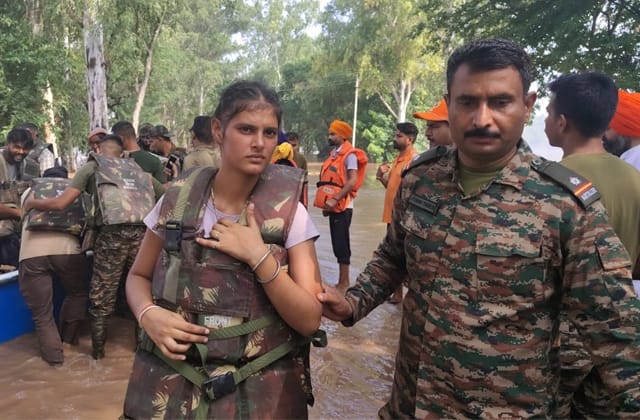 रावी नदी में बाढ़ आने से 40 और गांव डूबे, राहत कार्य शुरू