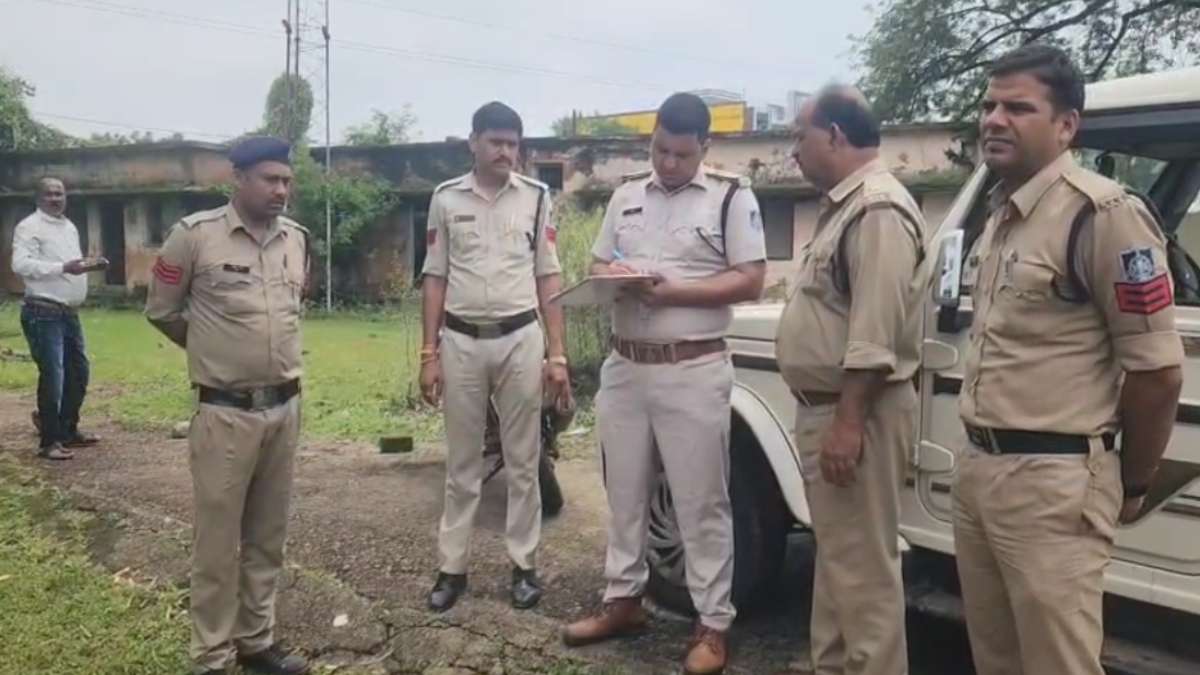 पुराने RTO की जर्जर बिल्डिंग में शव मिलने से सनसनी: पास में पड़ी थी इंजेक्शन, नशे की ओवरडोज से मौत का संदेह   