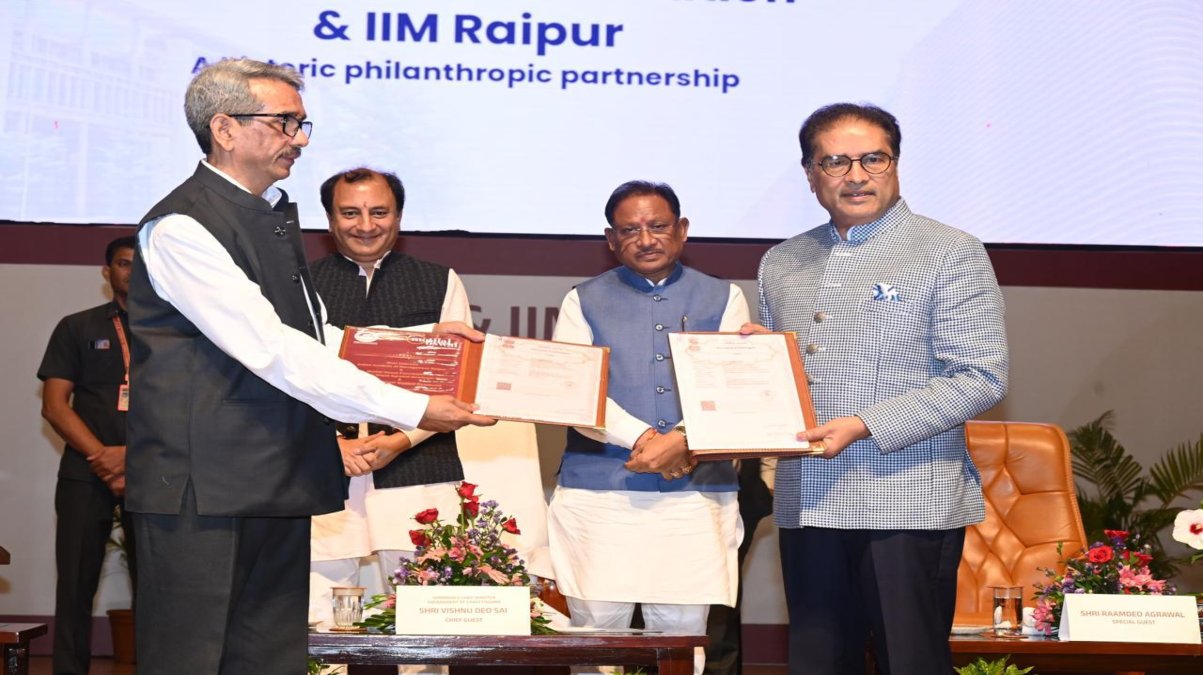 छत्तीसगढ़ शासन, IIM, NIT और मोतीलाल ओसवाल फाउंडेशन के बीच MoU : किसानों के लिए बनेगा देश का सबसे बड़ा प्रशिक्षण केंद्र, मुख्यमंत्री ने कहा- गांव-गांव तक पहुंचेगी शिक्षा, कौशल और नवाचार की क्रांति