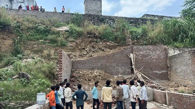 Rajasthan News: निर्माणाधीन मकान की दीवार ढही, 3 मजदूरों की मौत, 10 दबे