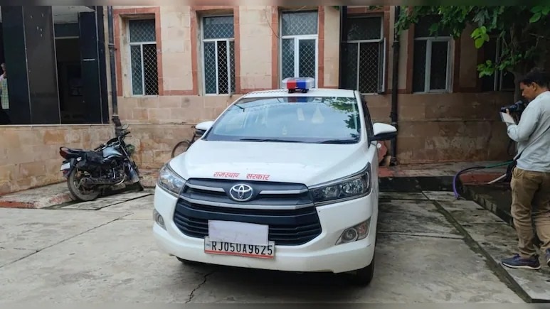 Rajasthan News: नगर निगम की मनमानी पर कोर्ट की सख्ती: घर में चला बुलडोजर, कोर्ट ने आयुक्त की गाड़ी कर दी कुर्क