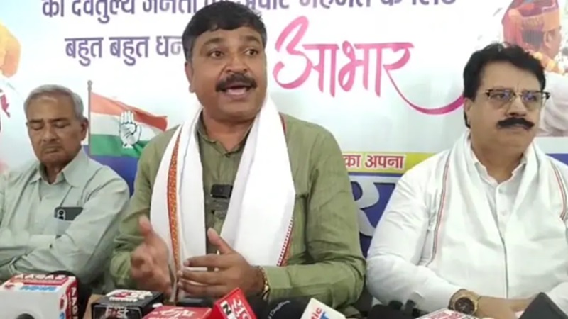 Rajasthan News: खैरथल-तिजारा का नाम बदलने पर सियासी घमासान, टीकाराम जूली का आरोप बोले- CTH मामले से ध्यान भटकाने…